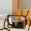 Marca de moda de grife de couro personalizado bolsa feminina de impress￣o completa Padr￣o transparente e requintado bolsa de crossbody de um ombro preto 2023