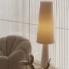 フロアランプランプリビングルームベッドルームスタディアートクリエイティブアビンスライト垂直日本のZhongshanファブリック