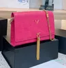 Tasarımcılar omuz çantası Lüks tote çanta çanta mesaj çanta Marka Cluth 77 Hakiki deri Crossbody Kate Altın Zincir Püskül Dekorasyon 24CM Bayan Tote