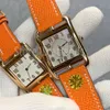 Top Mode Quarzuhr Frauen Gold Silber Zifferblatt 23mm 29mm Lederband Armbanduhr Klassische Quadratische Design Damen kleid Uhr 2421