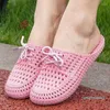 Slippers نساء الشرائح على الطراز الكوري الأحذية المسطحة المسطحة البستاني عرض المنزل للعائلة Flip Flop Flops 984984