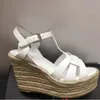 Luxe lederen eerbetoon dames sandalen enkelriem gespogriem pira ryad klassieke sandaal zomers reds leathers wig platformzolen