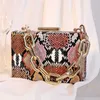 Totes Sac 2023 Nouveau Serpent Pu Cuir Épaule Femmes Net Rouge Acrylique Chaîne Boîte Petit Sac Carré Messenger strass sacs sacs à main 230208