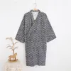 Men's Robes Men's 100% Cotton Gauze Cotton Robe Loose Thin Yukata Japanese Kimono Pajamas Men's Hooded Robe V-Neck Pajamas Bathrobe 230207