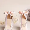 Sandaler Kvinnor Floral Wedding Shoes Lace Bow Tie Pumpar 7cm Block High Heels Brud Ladies Ankle Strap Plus Size 43