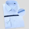 Camicie casual da uomo Abiti da uomo non stiranti di alta qualità Manica lunga Solido Maschio Plus Size Regular Fit Stripe Business Bianco Blu 230208