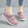 Kvinnors löparskor strumpor skor mesh slip-on gul svart vit slitstark lättvikt mode sport flug stickade lata skor coola avslappnade sneakers tränare jogging