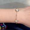 4 Leaf Lu Designer Bracelet Lady Designer Charm Clover Blover Bracelets Luxury Jewelry Dance Party Femmes Superior Quality285Q