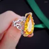 Anneaux de mariage Mode Fleur Bague réglable Incrustation Jaune Goutte d'eau Zircon Unique Bijoux Creux pour Femmes Ornements de Fiançailles