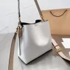 Cachés Varios Desingers Bolsos Bolso de diseñador Bolsos de hombro Mujeres Fresa Estampado Bolso de cubo Cartera de cuero Bolso de compras Bolsos cruzados 230207