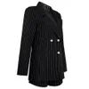 Kadınların eşofmanları Kylie Stripe Blazer Set Siyah Pinstripe Ceket Dalma V Boyun İnci Süslenmiş ve Yüksek Bel Şortu İki Parça Takım 230208