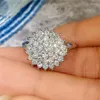 Hochzeit Ringe Luxus Weibliche Weiß Zirkon Stein Ring Silber Farbe Engagement Charme Braut Kristall Blume Schmuck Für Frauen