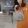 2023 New Evening Bags 금속 실버 빛나는 핸드백 여성 빈티지 핸드 메이드 직조 구슬 숄더 가방 패션