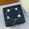 4 Leaf LU Designer Armband Lady Designer Charm Clover Armband Luxury Jewellery Dance Party Women Superior Quality266o