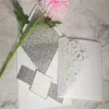 Piezas de tarjetas de felicitación Tri-Fold Laser Cutwork Calado Flor Juego de tarjetas de invitación de boda Postal Blanco Novia y novio Saludo