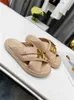 Tofflor mode kvinnor m￤n sandal lyx designer lady gentlemen metall brev anatomic l￤der slidstorlek 35-42