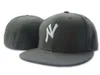 Fitted Snapbacks Hats 스포츠 모든 팀 유니섹스 디자이너 모자 코튼 플렉스 농구 남자 자수 모자 축구 야구 하키 솔리드 캡 스포츠 야외 활동 힙합 모자