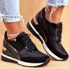 Scarpe eleganti 2022 Sneakers Donna Comode sneakers con plateau per donna Lace Up Scarpe vulcanizzate da donna Outdoor Tenis Scarpe da ginnastica femminili T230208