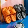 Slippers Summer Home Slippers Bottom grossa Slides sem deslizamento Plataforma de chuveiro Solas de massagem Solas de massagem homens Mulheres fofas de banho R230208