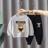 Set di abbigliamento Abbigliamento per bambini Abito primaverile e autunnale Felpa con cappuccio stampata in cartone animato per bambini Pantaloni a maniche lunghe per ragazze dei ragazzi Set di due pezzi 230207