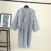 Mäns Robes Men's 100% Cotton Gaze Cotton Robe Loose Thin Yukata Japanese Kimono Pyjamas Men's Hooded Robe V-Neck Pyjamas Bathrobe 230207