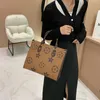 Designer handbag Store 60% Off Autumn and winter new vintage Tote shopping star fashion printing women's shoulder bag