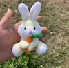 Porte-clés en peluche dessin animé mignon radis lapin, pendentif en peluche pour sac d'école, petit lapin, cadeau d'anniversaire pour couple