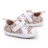 Nowe na płótnie klasyczne sporne trampki nowonarodzone chłopcy dziewczęta Pierwsze Walkers buty niemowlę małe miękkie podele butów dziecięcych 0-18 miesięcy