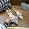 Lente nieuwe puntige enkele schoenen voor vrouwen met platte bodem verhoogde satijn bowknot Rhinestone Soft Shoes 6816