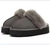 Bottes d'hiver classiques Slipper Designer Warm Indoor Sandals Slides Fluffy Thick Bottom Bottes en fourrure de cuir véritable