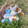 Porte-clés en peluche dessin animé mignon radis lapin, pendentif en peluche pour sac d'école, petit lapin, cadeau d'anniversaire pour couple