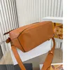 أكياس هندسة الكتف Boston Totes Crossbody Wallet للنساء مصمم العلامة التجارية القابض الكتف القابض المفرد المرسل 230112