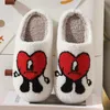 Gros Bad Bunny Pantoufles Moelleuses Femmes Hommes Doux Moelleux Chaud Maison Pantoufles Antidérapant Couple Amour Coeur Chaussures Antidérapant Confortable Doublé Polaire Maison Slip-On Pantoufle Unisexe