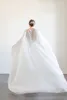 Wraps White Lace Bridal Cape med applicerad pärlstav med bröllopskåpa Custom Made Bride Bolero Wrap Pearls Jacket