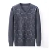 Herrtröjor Autumn Winter Men's Jacquard Knit Fashion Casual V-ringen Långärmad tröjor Vintage Argyle Slim Fit Jumpers Man