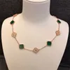 Varumärkeshänge 10 Flower Necklace Fashion Set med diamanter Eleganta klöverhalsband för Woman Jewelry Gift Quality3150790