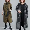 Trench de trincheira feminina Long Windbreaker Mulheres encapuzadas 2023 Primavera zíper de outono da moda selvagem impressão fina feminina fêmea frouxa maré h22240