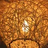 Sufit chiński żyrandol Rattan Rattan okrągły gniazdo house słomka hat lampa bambus sztuka hotel hotel hotel dekoracyjne światła 0209