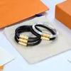 Bracelets de dise￱ador de marca Pulseras de cuero para mujeres Joyas joyas cl￡sicas de flores Cordas de oro Hebilla Mano Hombres Mujeres Pulseras Pulseras Hardware de regalo de moda de lujo