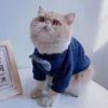 猫の衣装秋と冬の服ブルー子犬子猫のかわいい温かい服プルオーバーと蝶ネクタイのソリッドセーターコートサプライヤー