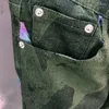 남자 청바지 빈티지 스티치 인쇄 된 남자 위장 색상 슬림 핏 팬츠 2023 스프링 힙합 댄스 파티 데님 패션 진