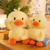 Internet belle vente chaude de canard rouge jouets douyin avec de petits canards jaunes poupées cadeau pour enfants jouets en peluche gros cadeaux de bébé