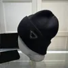 Gorro de designer de casquete Fashin Gorros masculinos de luxo gorros esportivos de malha de algodão gorros de caveira ajustados clássico triângulo gorros de lã estampados com letras casuais ao ar livre