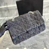 Damskie Vintage Maxi XXL Denim Bicolore Pikowane Torby Niebieskie Szare Postarzane Srebrne Metalowe Okucia Matelasse Łańcuszek Crossbody Na Ramię Luksusowe Designerskie Torebki 39X20CM