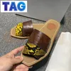 Designer Tofflor Dam Woody Platt mule Slides Sandaler Paris CLOE Canvas läder Tofflor Beach Slide mulor Dam lyxigt Bokstäver Tyg Slides Sommarhem Skor