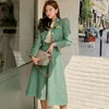 Robe en deux pièces Fashion Femmes Office Office Stripe Vintage Lady Single Breasted Short Blazer Coat Suit Jacket High Waist Midi Jirt 2 Set 230209