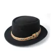 Cappelli a tesa larga Moda Uomo Donna Pork Pie Cappello Piatto Trilby Fascinator Dance Party Per Lady Jazz Gentleman Fedora