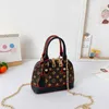 2023 Väskor Clearance Outlets Children's Shell Fashion Foreign Style Lovely Chain Small Messenger Little Girl's Handbag