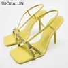 Sandaalmerk Fashion Women Nieuwe Suojialun Sandalen Bling Crystal Smal Band Ladies Gladiatorschoenen Dunne Hoge hiel Outdoor Dress Pumps T