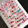 Gioielli 100 Pz Bulk Lot Bambini Giocattoli Anelli Cristallo Giochi di imitazione Modello misto Anello accessorio per ragazzi Ragazze Vestire Regalo per bambini 230208